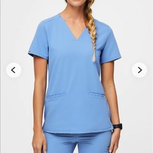 Figs 3 pocket scrub top Ceil Blue